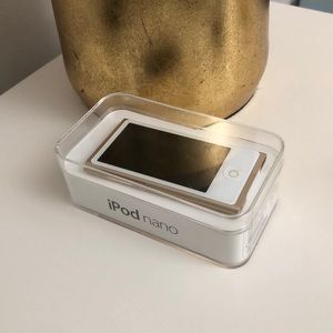 iPod nano PERFECT CONDITION never used